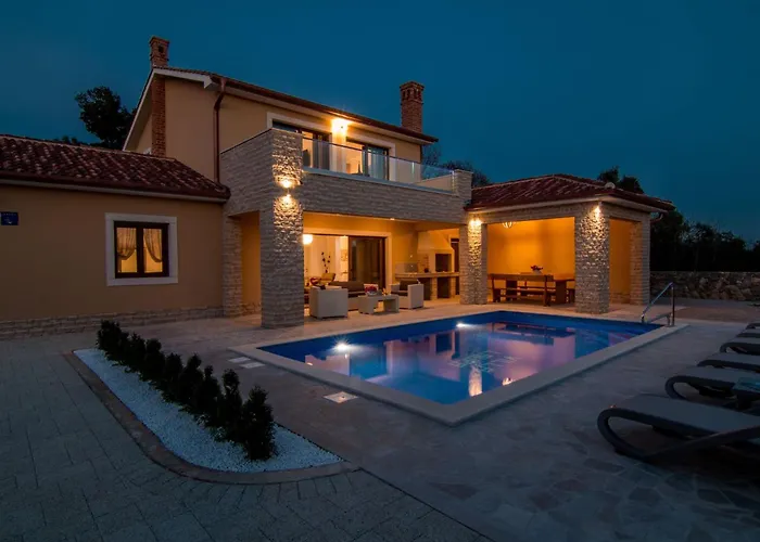 Tatil Evi Laura Mit Blick Auf Wasser By Interhome Pinezići