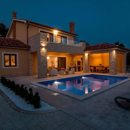 Holiday home Laura Mit Blick Auf Wasser By Interhome Pinezici (Krk)