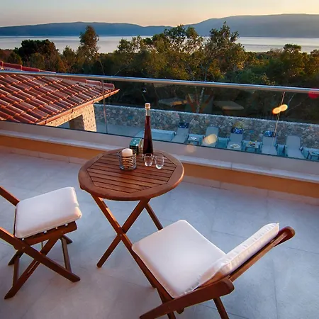 Tatil Evi Laura Mit Blick Auf Wasser By Interhome Pinezići